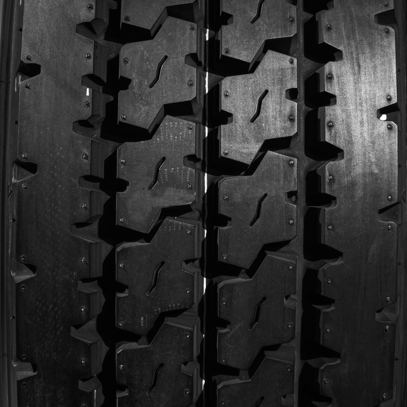 Llanta 295/75R22-5 Yokohama traccion YOK295-75R225-16CPTR517